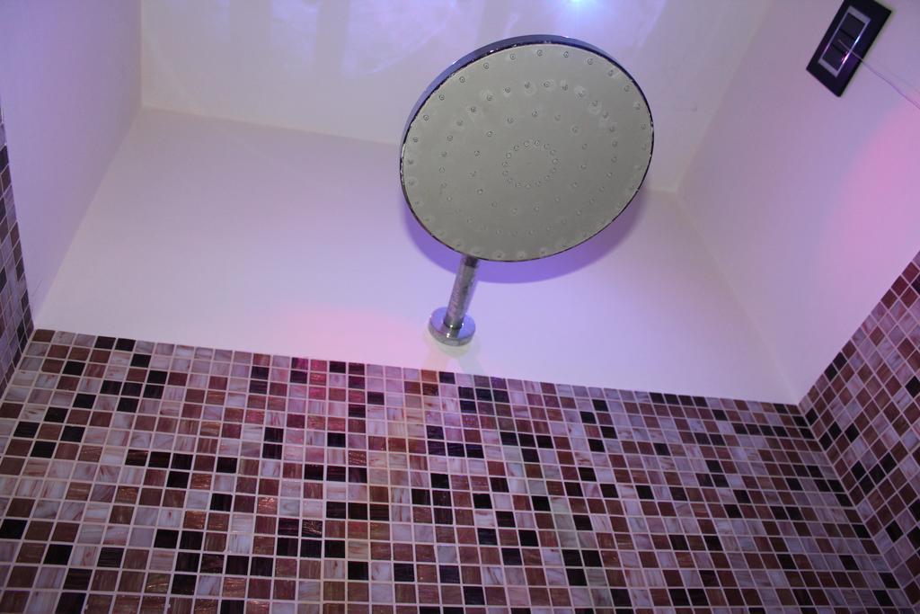 Crossing Roma 1 Hotel Bagian luar foto