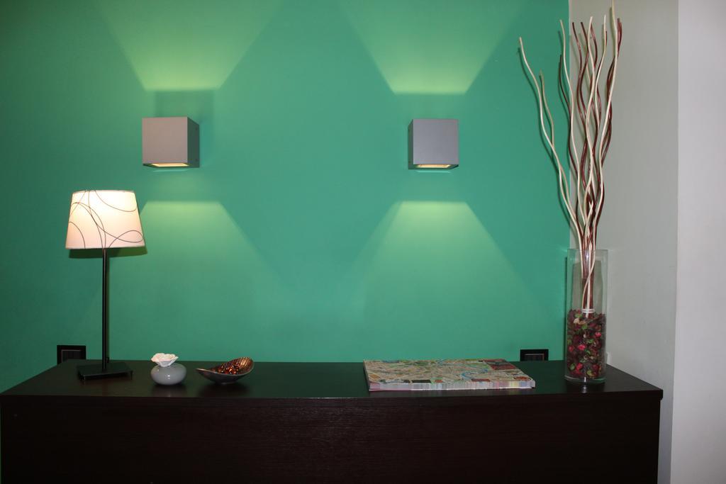 Crossing Roma 1 Hotel Bagian luar foto