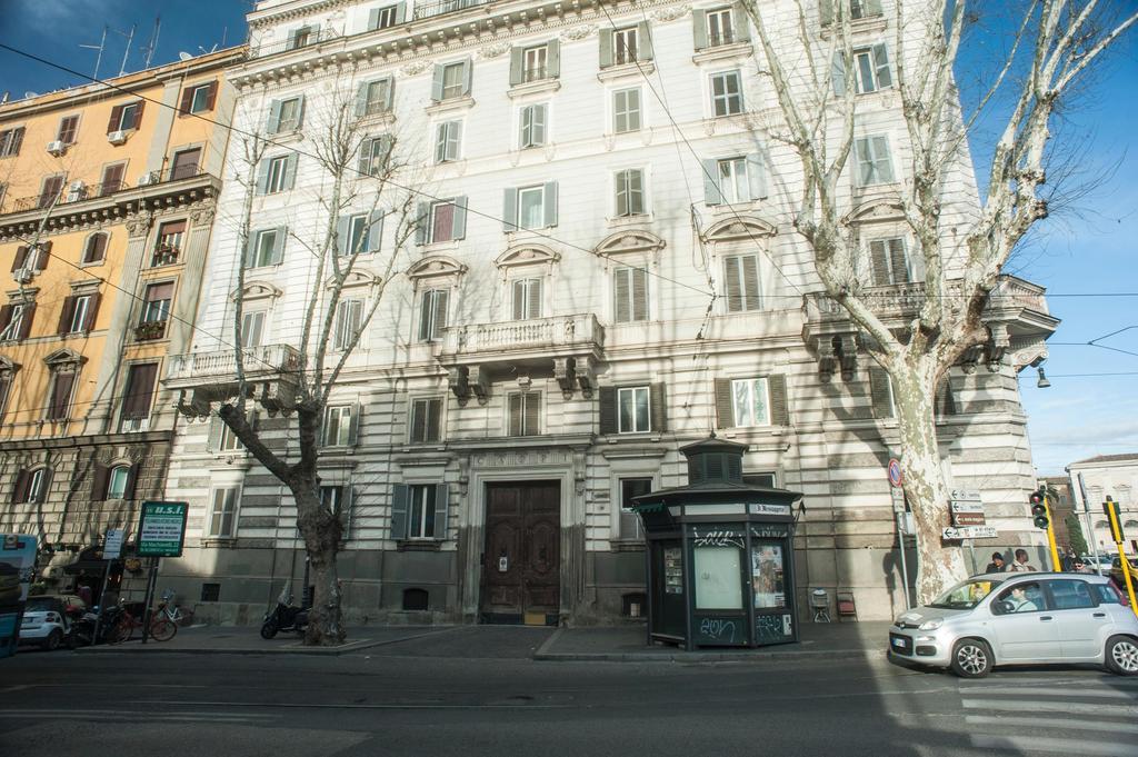 Crossing Roma 1 Hotel Bagian luar foto