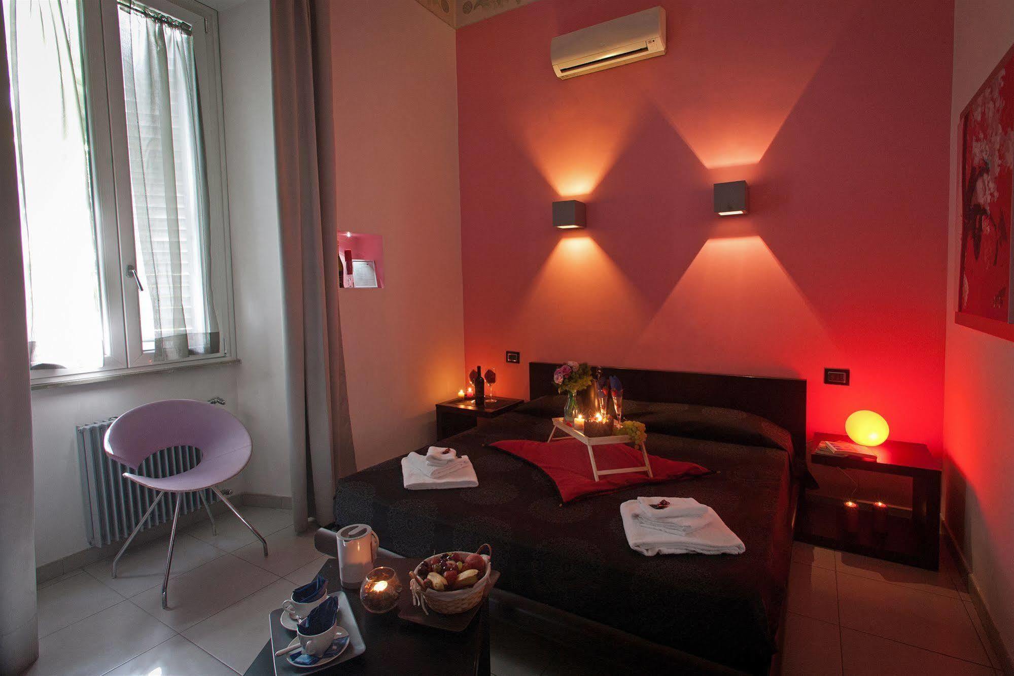 Crossing Roma 1 Hotel Bagian luar foto